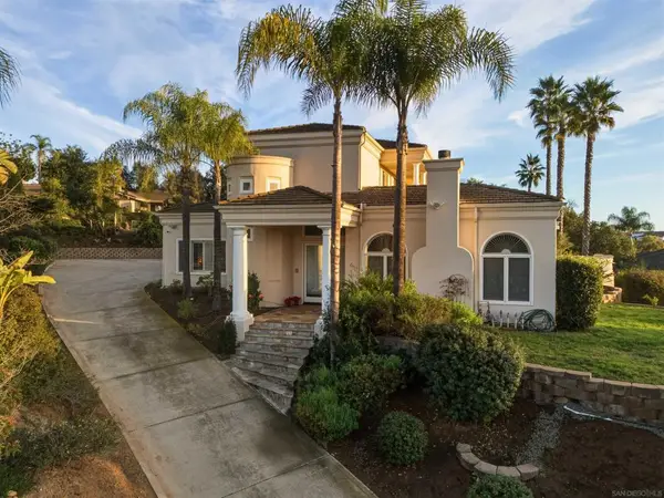 2464 Canyon Creek Rd, Escondido, CA 92025