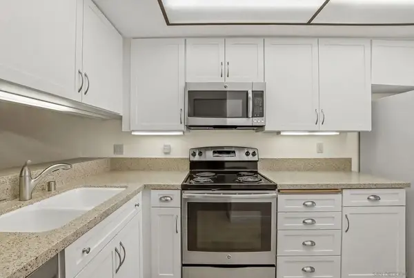 3130 Avenida De Portugal #102, San Diego, CA 92106