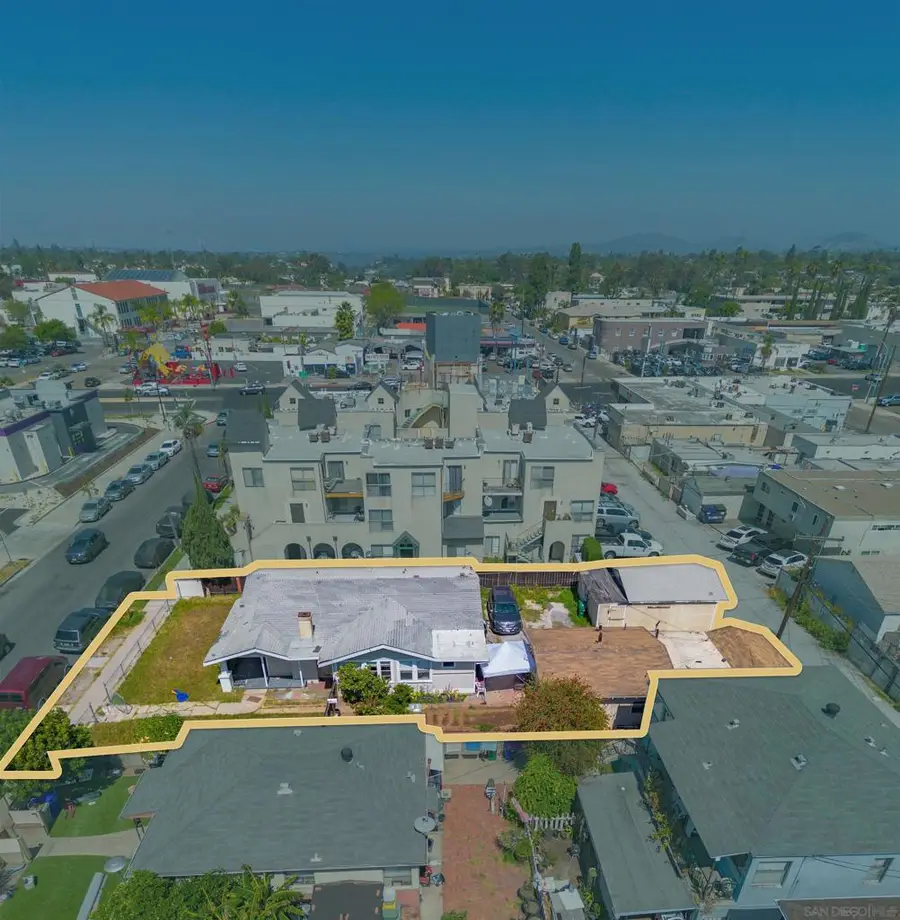 4263 Chamoune, San Diego, CA 92115 - #3