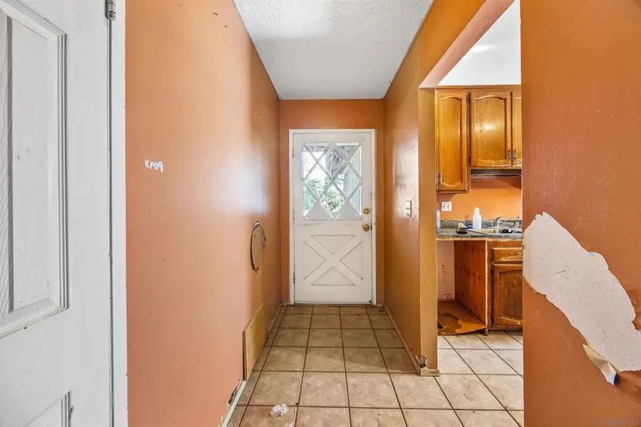 9048 Gideon Cir. S, Lakeside, CA 92040 - #3