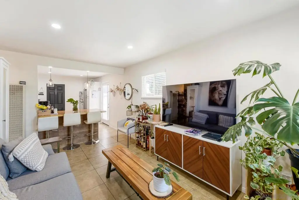 19 Jemez Dr, San Diego, CA 92117 - #1