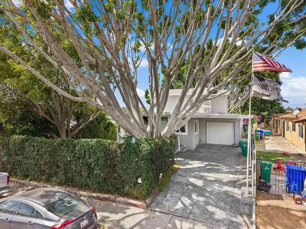 2530 44th, San Diego, CA 92105