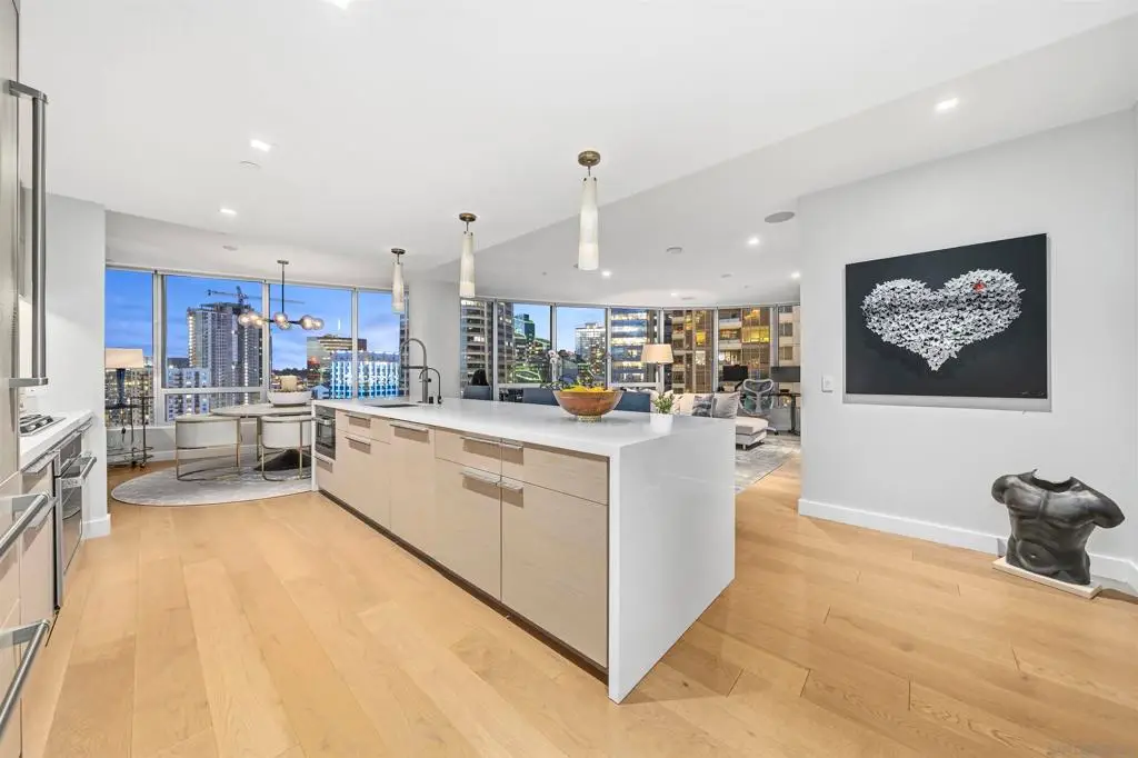 888 W E #2405, San Diego, CA 92101 - #1