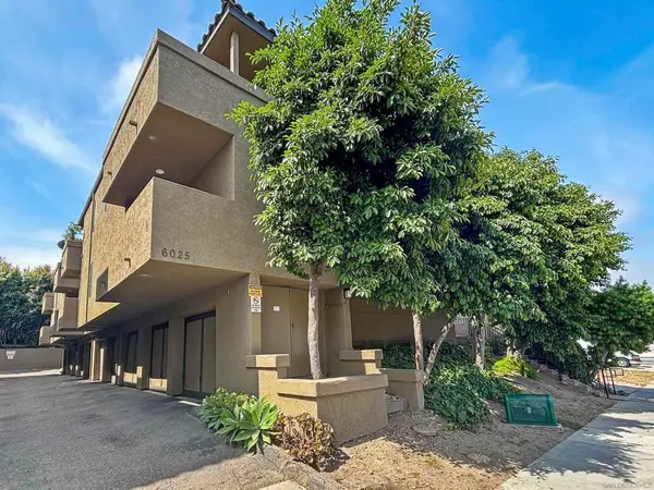 6025 Estelle #4, San Diego, CA 92115