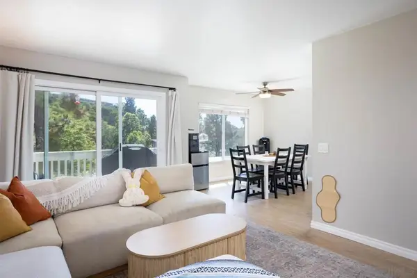 4241 Mesa Vista Way, Unit 5, Oceanside, CA 92057