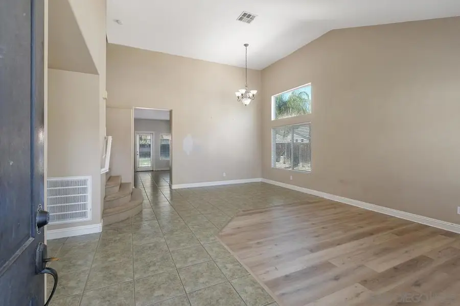 1427 Alabaster, Hemet, CA 92545 - #3