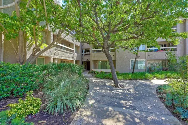 10325 Caminito Cuervo #204, San Diego, CA 92108