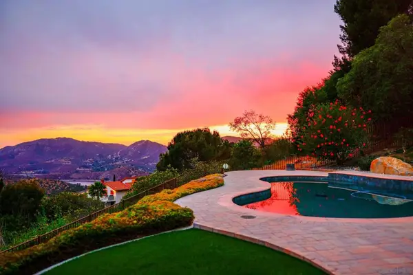 3295 Via Loma Vista, Escondido, CA 92029