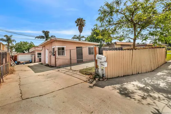1/2 S Orange St, Escondido, CA 92025
