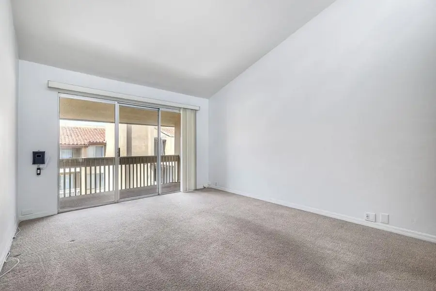 4600 Lamont #307, San Diego, CA 92109 - #3
