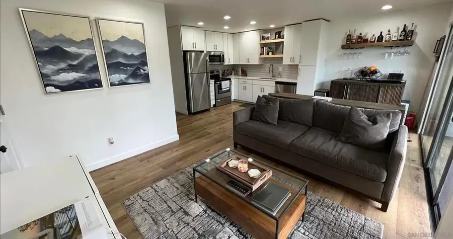 1092 Fresno St #4, San Diego, CA 92110 - #2