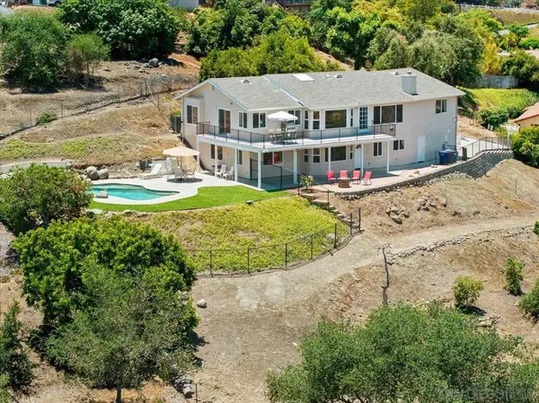 1033 Via Contenta, Escondido, CA 92029