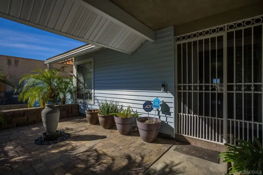 532 Kempton St, Spring Valley, CA 91977 - #3