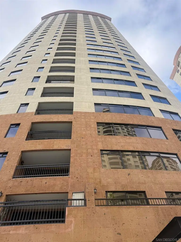 1301 302 4 C Torre Onix Rdcial New City, Los Angeles, CA 99999 - #1