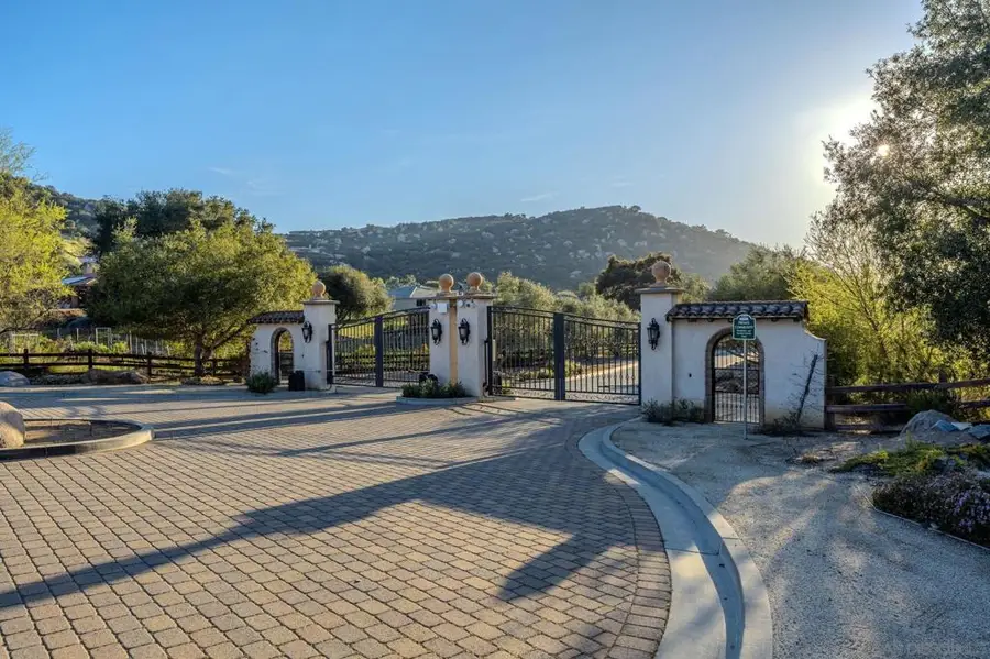 12872 Vineyard Crest Pl, Lakeside, CA 92040 - #2