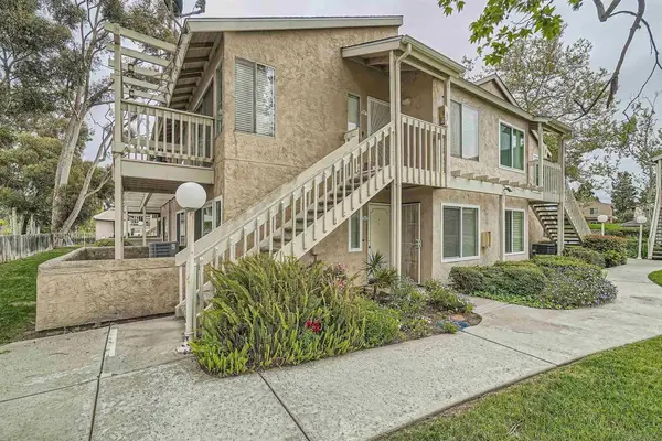 675 Diamond Way #137, Vista, CA 92083