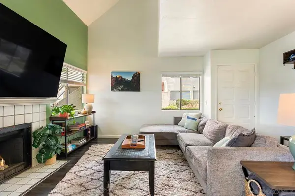 355 N Melrose Drive N #E, Vista, CA 92083