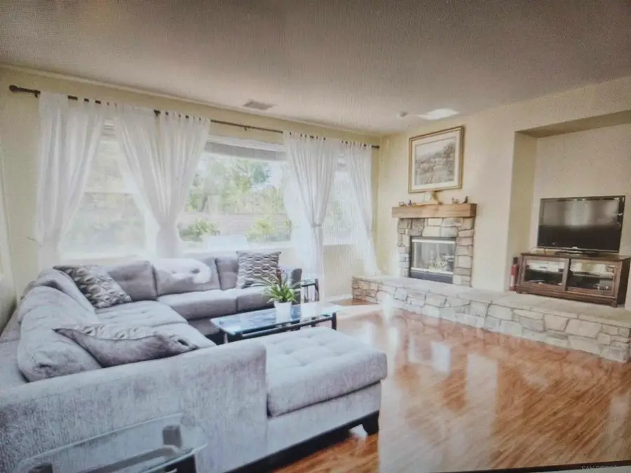 2348 Douglaston, Escondido, CA 92026 - #3
