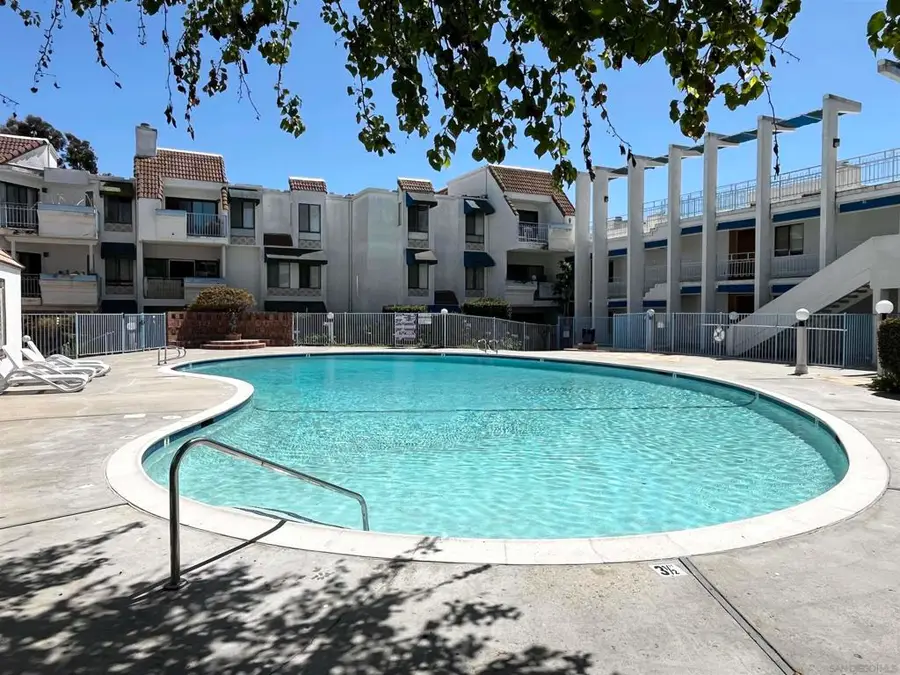8332 Regents Rd #1F, San Diego, CA 92122 - #2