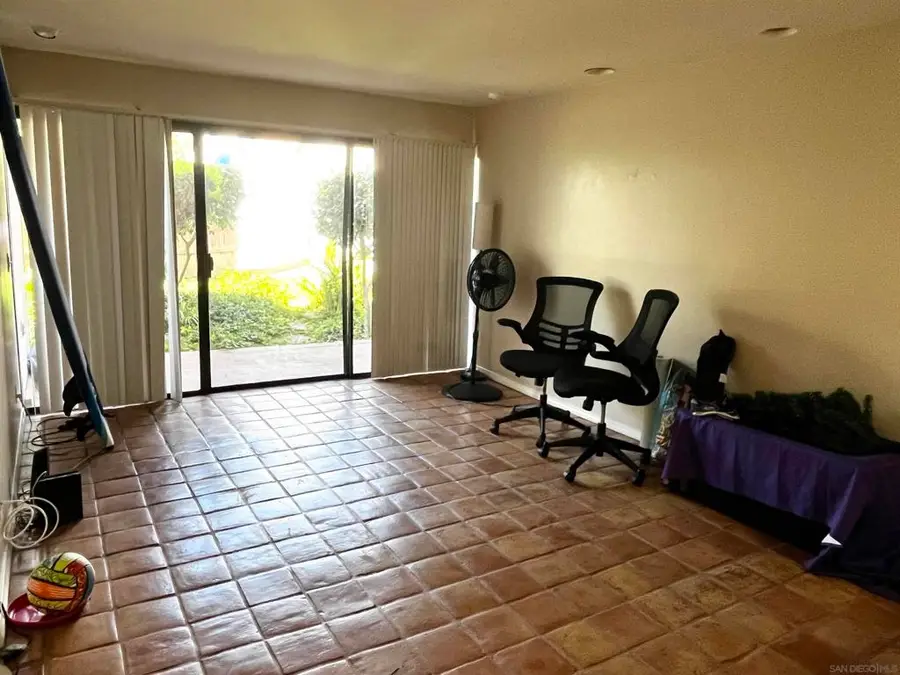 8332 Regents Rd #1F, San Diego, CA 92122 - #3