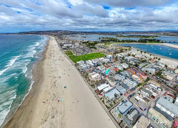716 Dover, San Diego, CA 92109