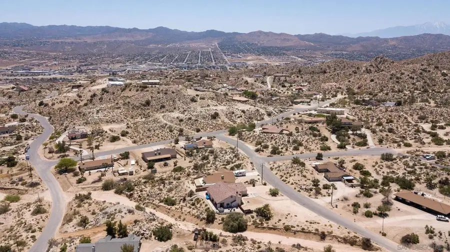 5833 San Rafael Rd, Yucca Valley, CA 92284 - #2