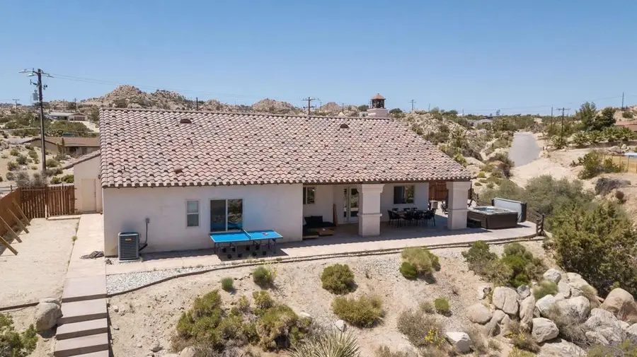 5833 San Rafael Rd, Yucca Valley, CA 92284 - #3