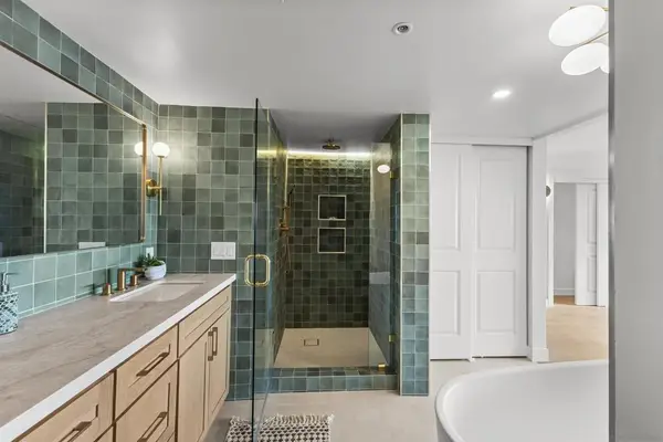 230 W Laurel St #502, San Diego, CA 92101