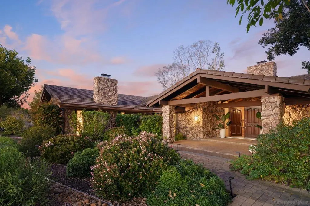 15943 Ranch Hollow Rd, Poway, CA 92064 - #1