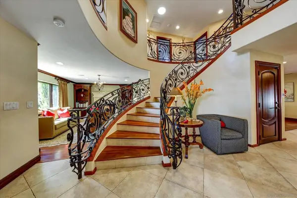 2540 Chatsworth, San Diego, CA 92106