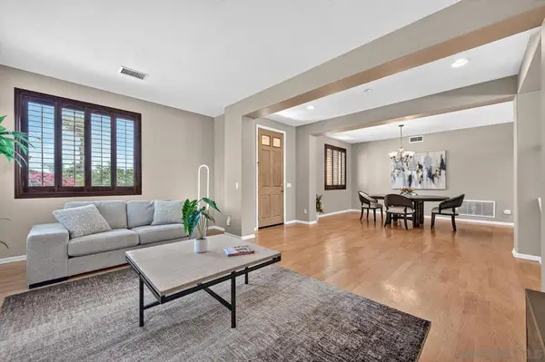 10304 Chase Creek Ln, Lakeside, CA 92040