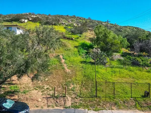 44 Carlson Ct, Poway, CA 92064