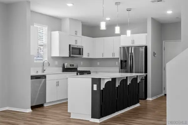 5223 Surfwalk #111, San Diego, CA 92154