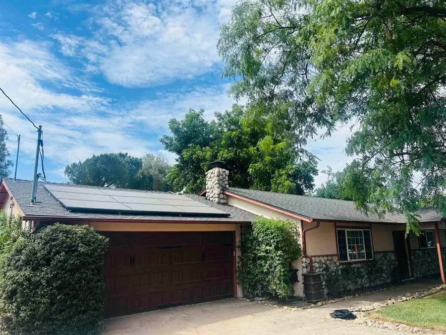2147 Raymond Avenue, Ramona, CA 92065 - #2