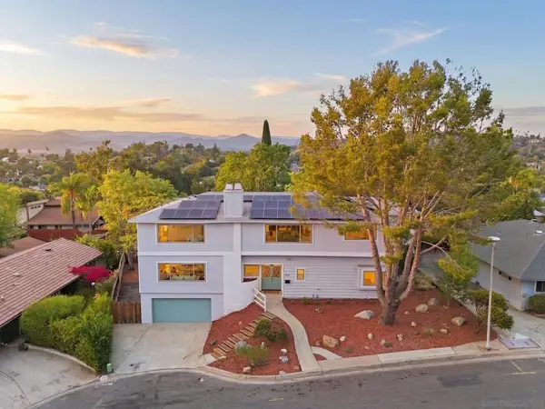 810 Omar Dr, Escondido, CA 92025