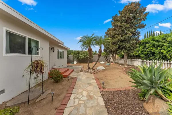 665 Foy Ln, Escondido, CA 92025