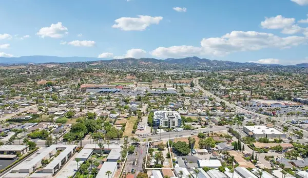 1570 N Santa Fe, Vista, CA 92083