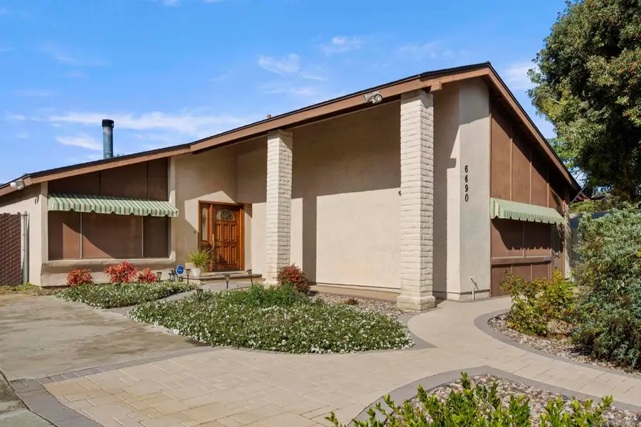 6690 Gullstrand St, San Diego, CA 92122 - Image #2
