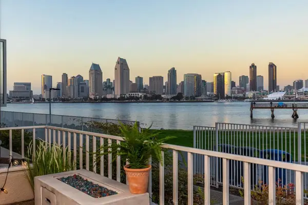 1101 1st St #110, Coronado, CA 92118