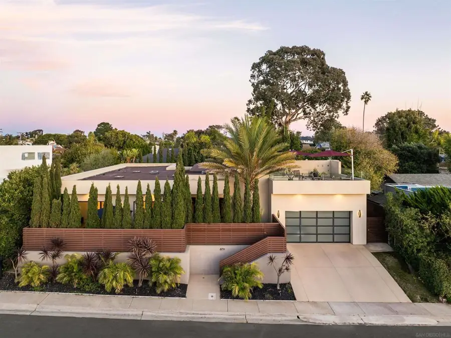 8751 Glenwick Ln, La Jolla, CA 92037 - Image #3