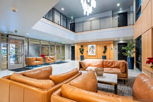 425 W Beech St #327, San Diego, CA 92101