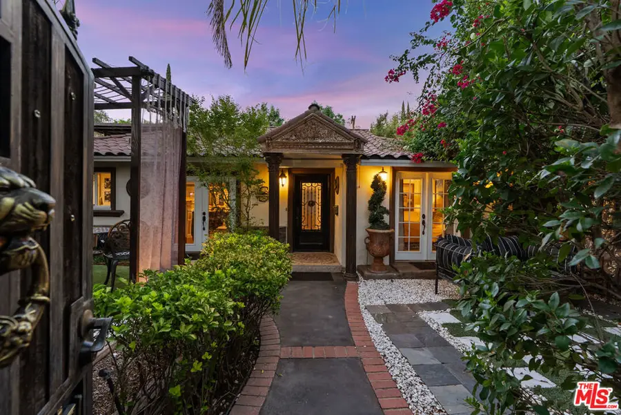 17419 Cohasset Street, Lake Balboa, CA 91406 - #2
