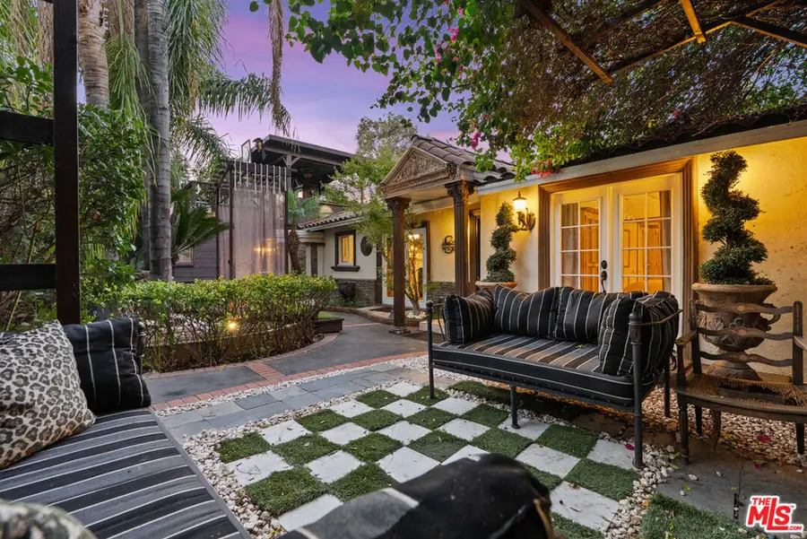 17419 Cohasset Street, Lake Balboa, CA 91406 - #3