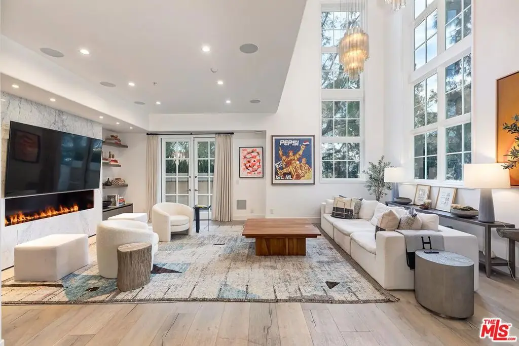 11500 San Vicente Boulevard #221, Los Angeles, CA 90049 - Image #1