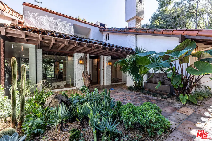 13166 Boca De Canon Lane, Los Angeles, CA 90049 - Image #3