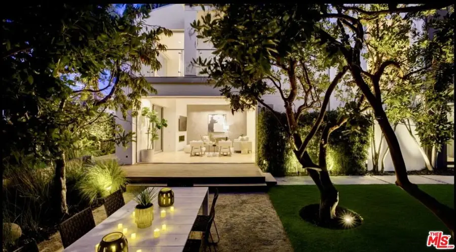 2910 & 2908 Strongs Drive, Venice, CA 90291 - Image #2