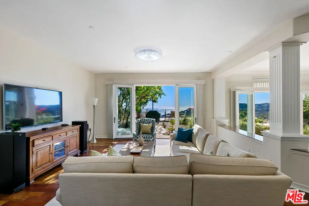 16868 Calle De Sarah, Pacific Palisades, CA 90272 - Image #1