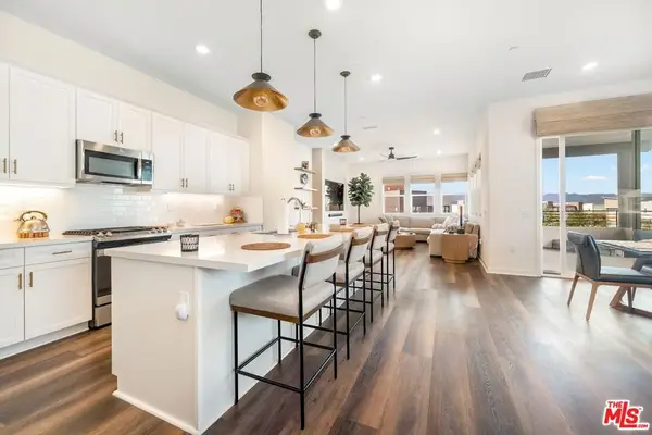 27525 Illumination Court, Valencia, CA 91381