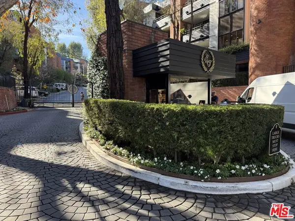 4752 Park Encino Lane #212, Encino, CA 91436