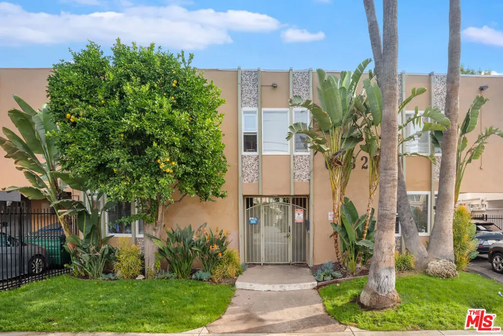 6632 Darby Avenue, Reseda, CA 91335 - #1